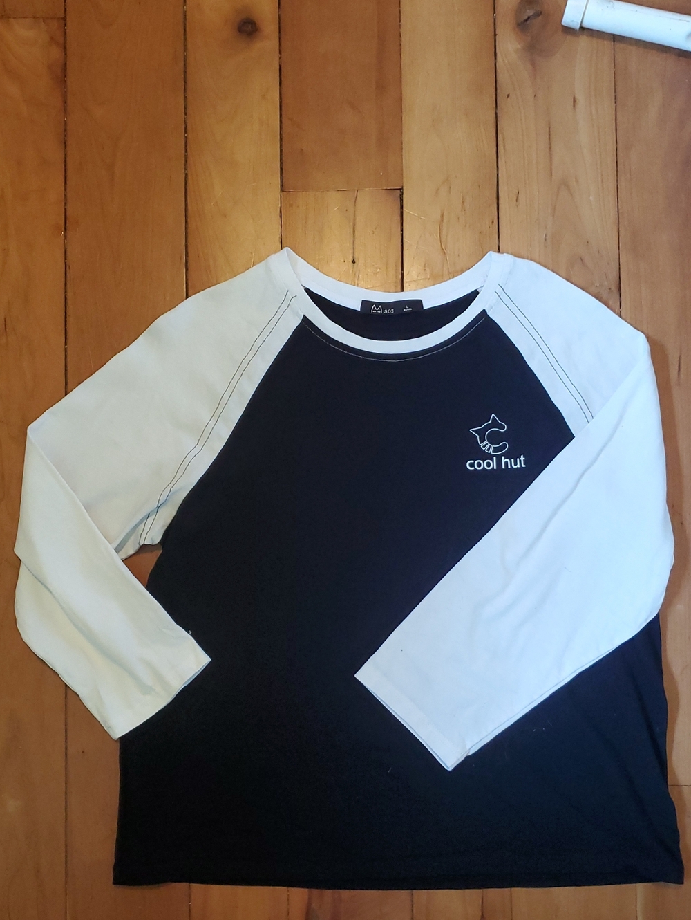 AO2 Black & White Raglan Long Sleeve Shirt heavy Material And Stiching